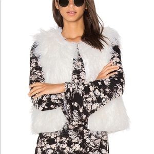 Cupcakes and Cashmere Nelda Faux Fur Vest Sz S